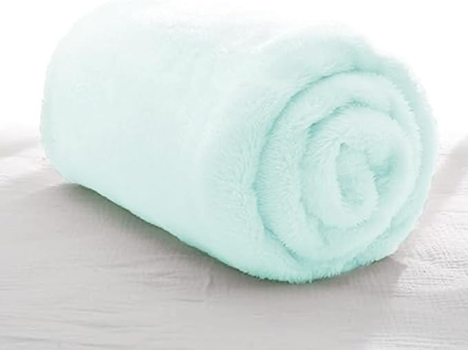 Exclusivo Mezcla Plush Fuzzy Fleece Throw Blanket, Super Soft, Fluffy and Warm by ExclusivoMezcla