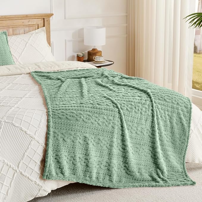 50x70 Inch Green Throw Blanket - Image 2