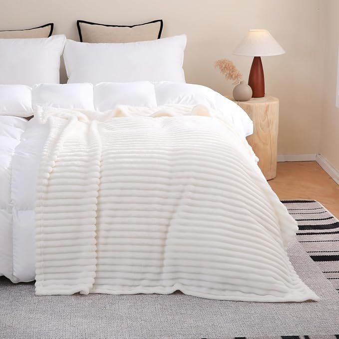 Cream White Fleece Throw Blanket 60”×80” - Image 3
