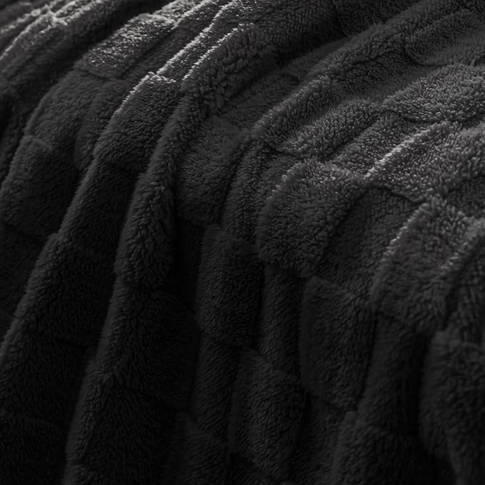 Exclusivo Mezcla Queen Size Flannel Fleece Blanket, Super Soft and Warm - Image 4