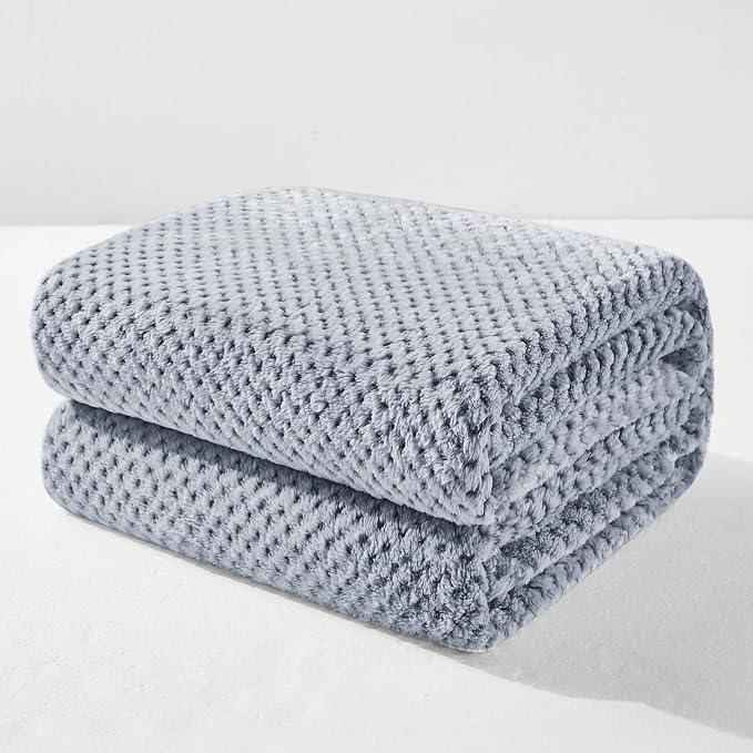 Exclusivo Mezcla Fleece Bed Blanket Queen Size, Super Soft and Warm Blankets by ExclusivoMezcla