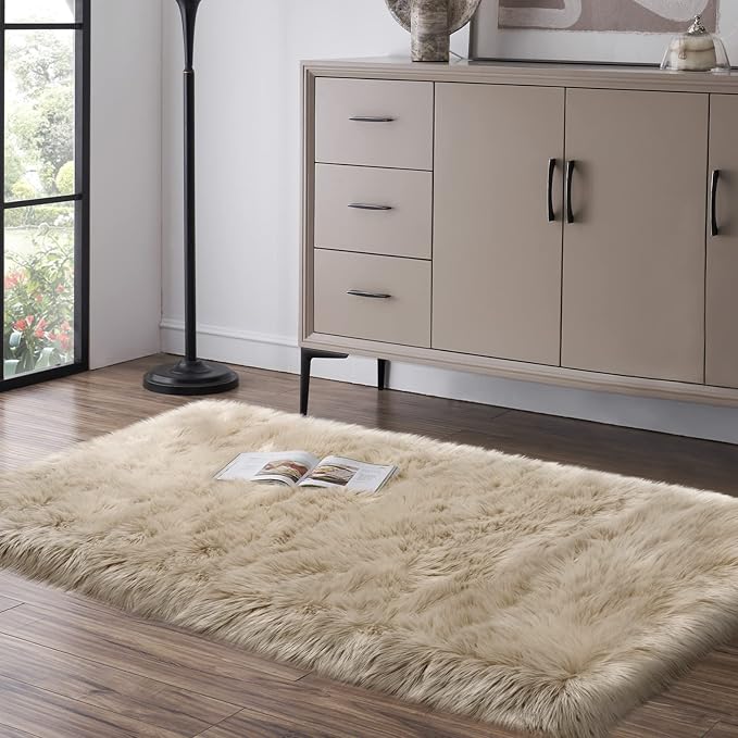 Faux Fur Rug, Ultra Soft Fuzzy Shag Rug - Image 3