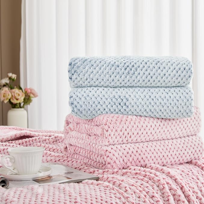 Exclusivo Mezcla Fleece Bed Blanket Queen Size, Super Soft and Warm Blankets - Image 8