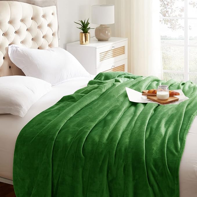 KMUSET Fleece Blanket Throw Size Emerald Lightweight Super Soft Cozy Luxury Bed - Image 3