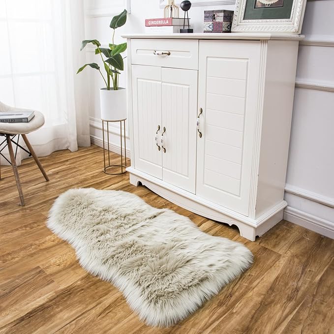 EasyJoy Ultra Soft Fluffy Shaggy Area Rug Faux Fur Rug Chair Cover Seat Pad - Image 4