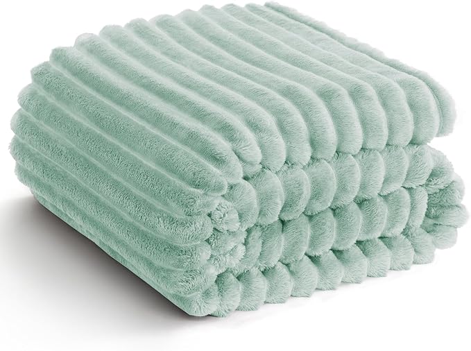 HIMEET Sage Green Ribbed Queen Size Blanket by Unknown