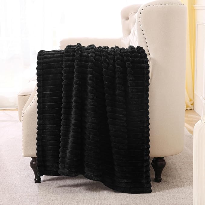 Black Fleece Throw Blanket 50”×60” by linecooo