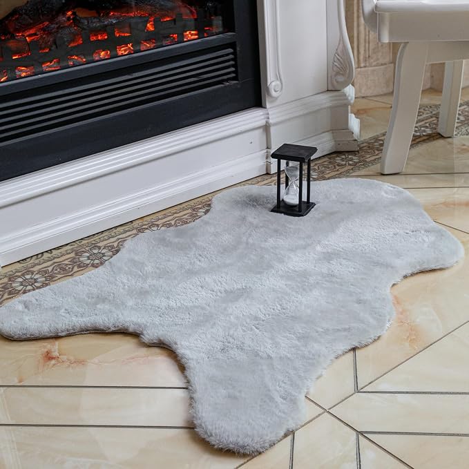 ThreadGlobe Fluffy Faux Rabbit Fur Rug 2'x3', Ultra Soft & Non-Slip Small Rugs by Unknown