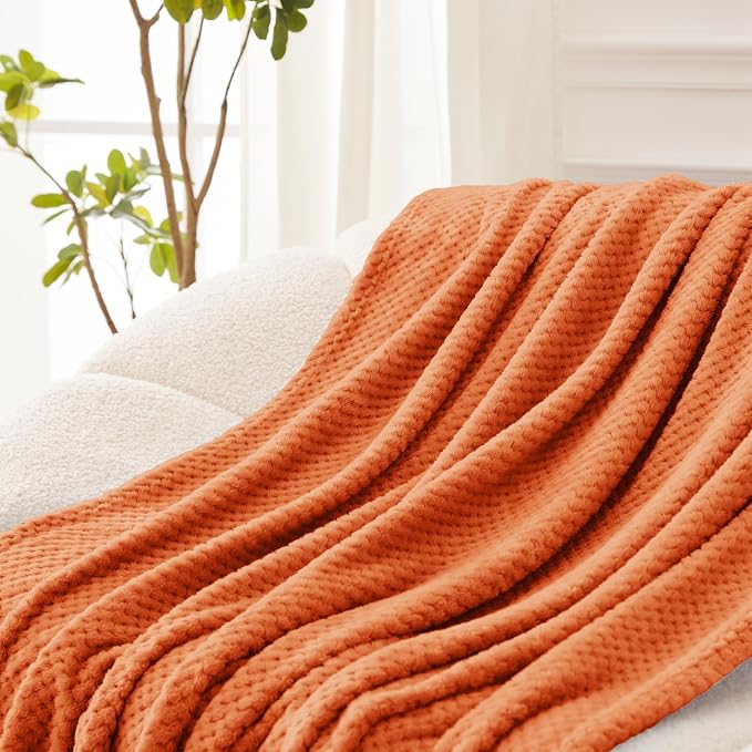Exclusivo Mezcla Fleece Bed Blanket Twin Size, Super Soft and Warm Blankets - Image 5