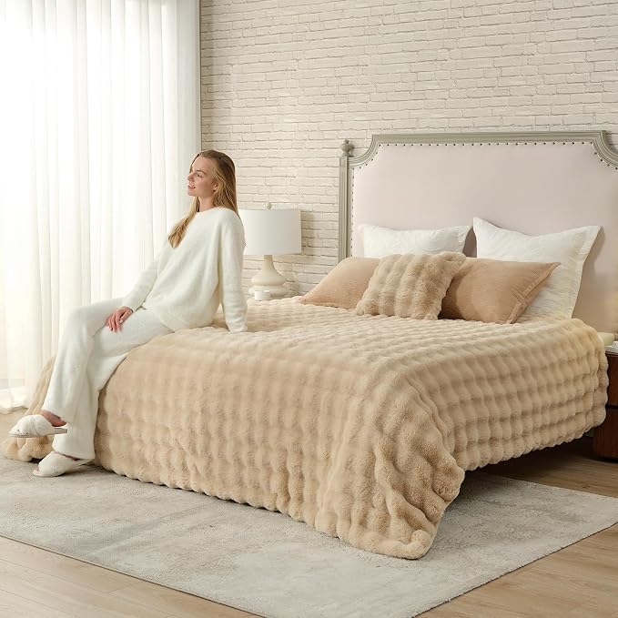 Cozy Bliss Faux Fur Throw Blanket - Image 2
