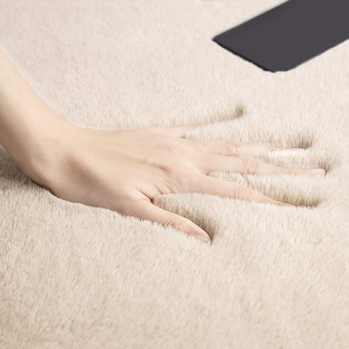 Ashler Faux Fur Rug, Ultra Soft Faux Rabbit Fur, 3 x 3 Feet Round, Machine - Image 5