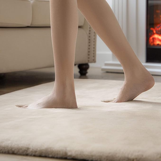 Ashler Faux Fur Rug, Ultra Soft Faux Rabbit Fur, 3 x 3 Feet Round, Machine - Image 4
