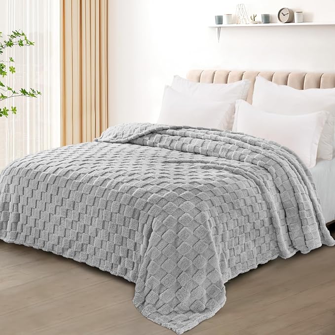 Exclusivo Mezcla Queen Size Flannel Fleece Blanket, Super Soft and Warm - Image 2