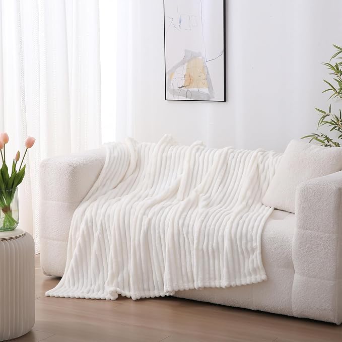 Cream White Fleece Throw Blanket 60”×80” - Image 4