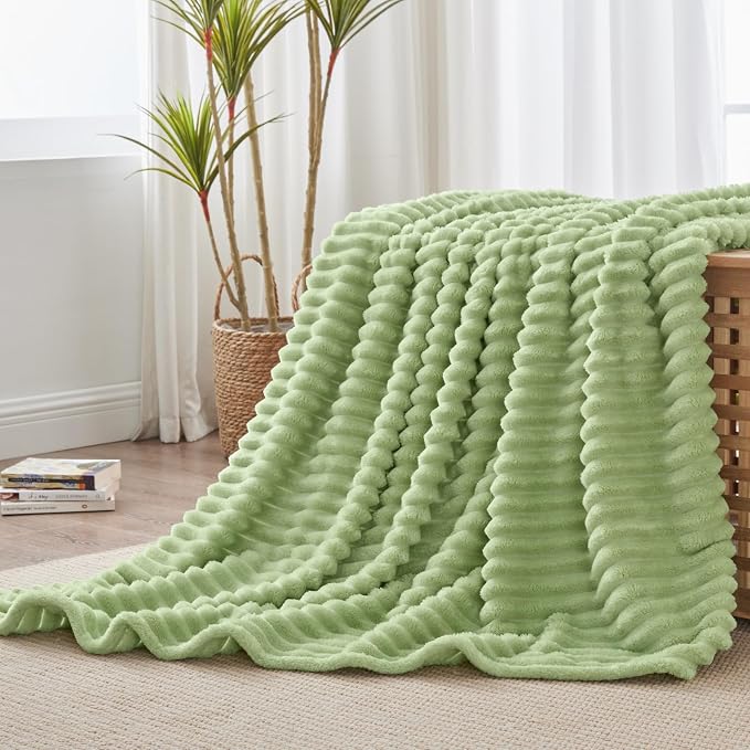 BEDELITE Fleece Throw Blanket for Couch - Image 7