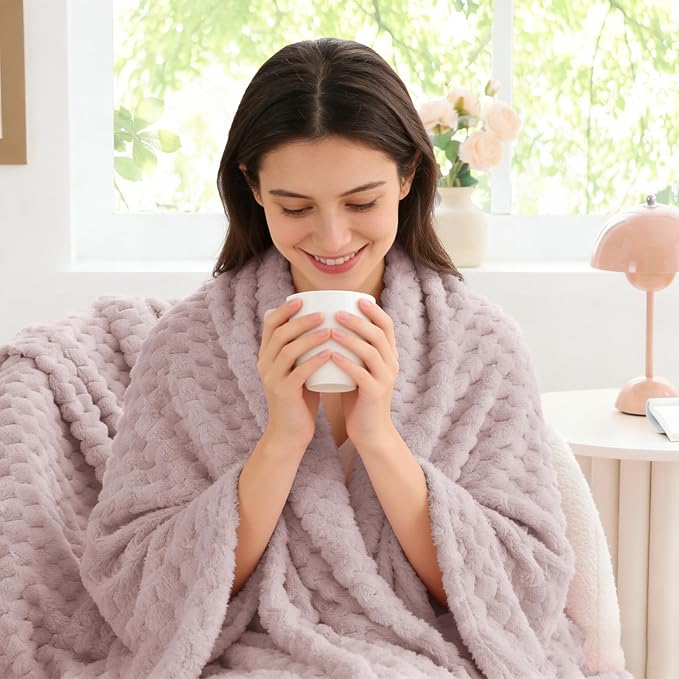 BEDELITE Fleece Throw Blanket for Couch & Bed - Image 4
