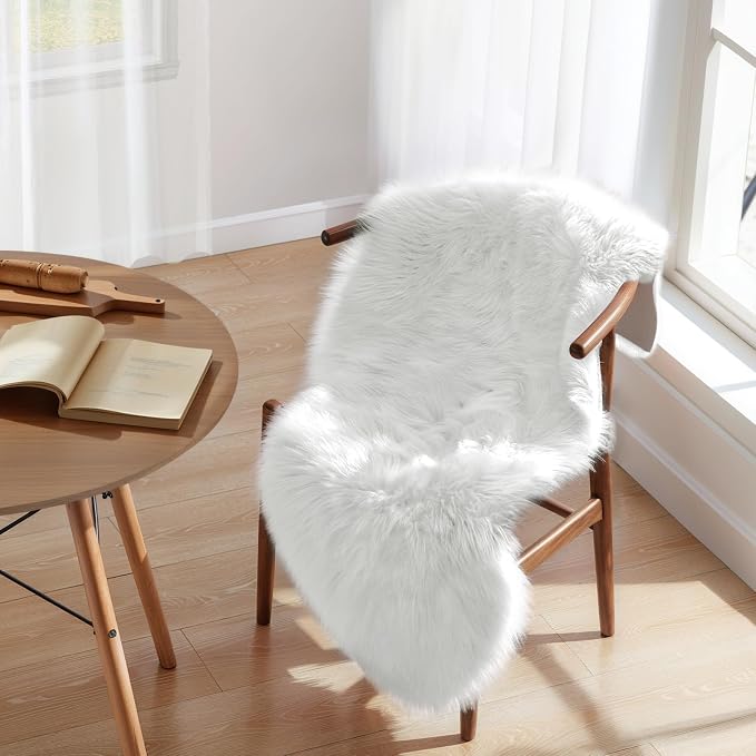 Ciicool Ultra Soft Faux Sheepskin Fur Rug Fluffy Chair Rug - Image 2
