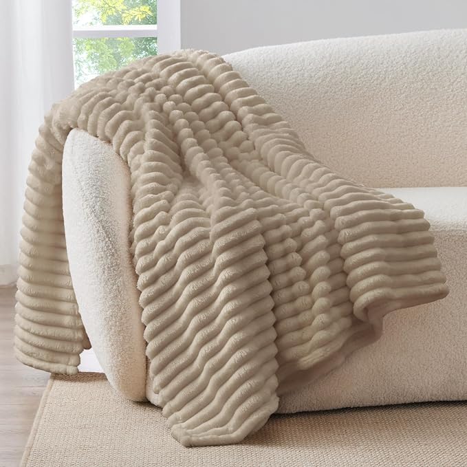 BEDELITE Fleece Throw Blanket for Couch - Image 7
