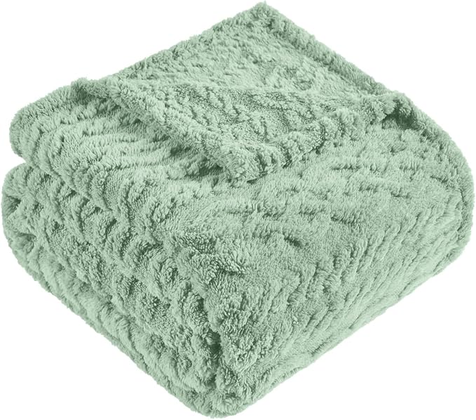 50x70 Inch Green Throw Blanket - Image 4