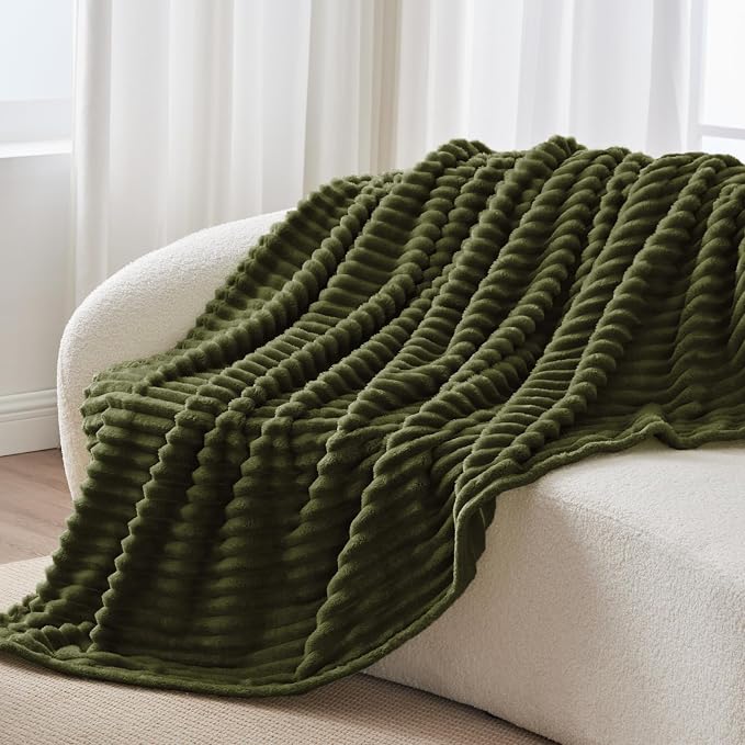 BEDELITE Twin Blanket for Couch & Bed, 300GSM Soft & Warm Fleece Blanket - Image 3