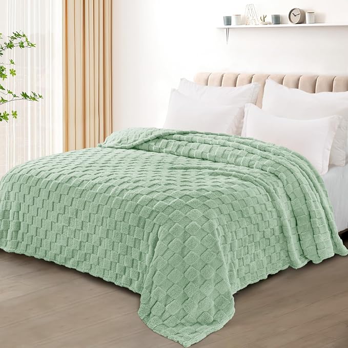 Exclusivo Mezcla Twin Size Flannel Fleece Blanket, Super Soft and Warm - Image 2