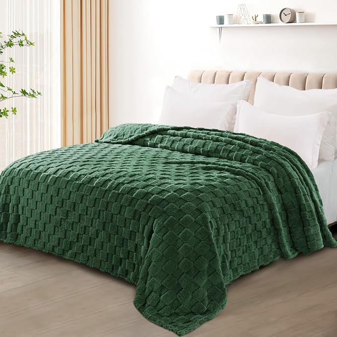 Exclusivo Mezcla Twin Size Flannel Fleece Blanket, Super Soft and Warm - Image 2