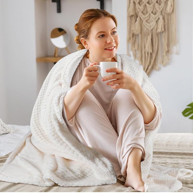 Newwiee 4 Pcs Flanne Fleece Throw Blanket - Image 5