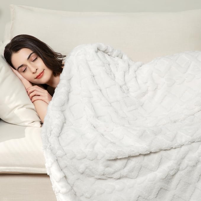 Aganear Flannel Throw Blanket - Image 4