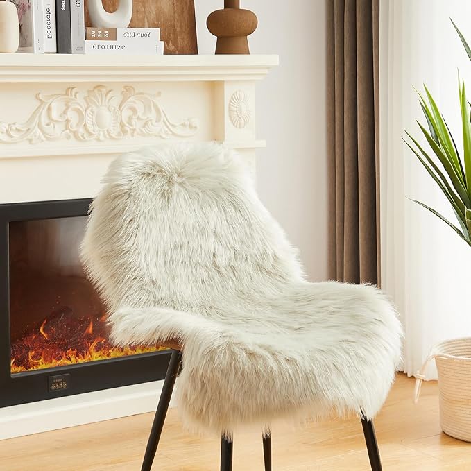 AMTOVO Faux Fur Rug, Light Grey Small Area Rug, Fluffy Sheepskin Rug, Fuzzy by AMTOVO
