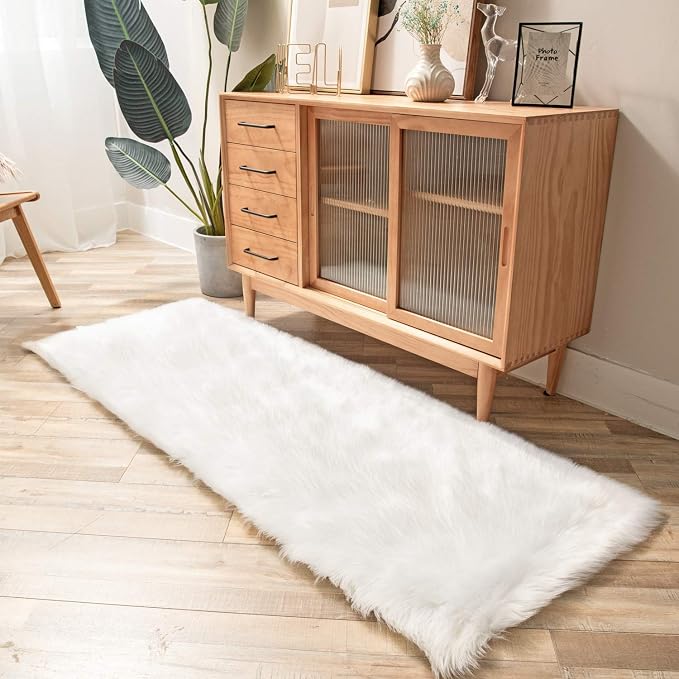 Ashler faux fur rug, Fluffy Shaggy Area Rug Ultra Soft 2.2 x 6 Feet Rectangle - Image 6