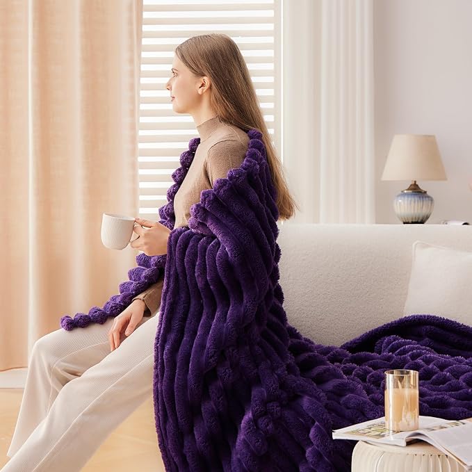 NEWCOSPLAY Fleece Ribbed Cozy King Blanket - Image 6