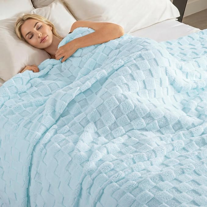 Exclusivo Mezcla Twin Size Flannel Fleece Blanket, Super Soft and Warm - Image 2