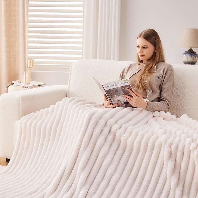 NEWCOSPLAY Fleece Ribbed Cozy Queen Blanket - Image 4