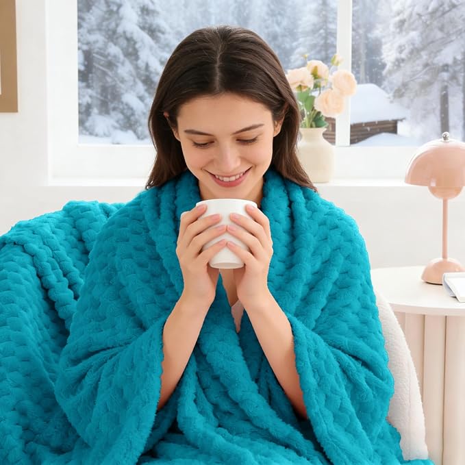 BEDELITE Fleece Throw Blanket for Couch & Bed - Image 3