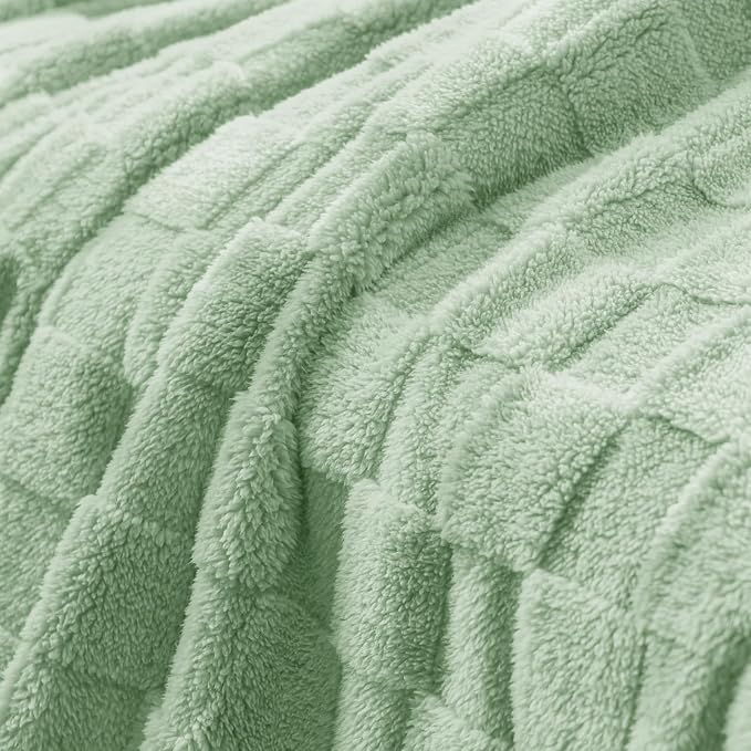 Exclusivo Mezcla Twin Size Flannel Fleece Blanket, Super Soft and Warm - Image 4