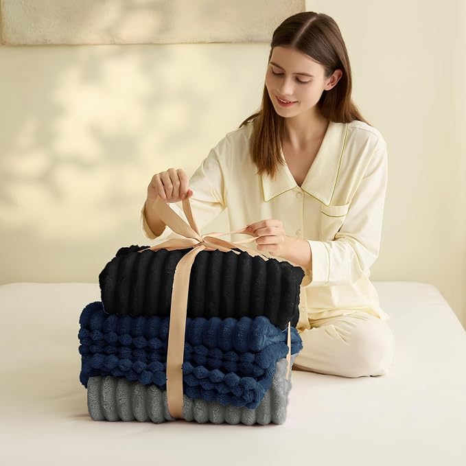 HIMEET Black Ribbed Throw Blanket - Image 8