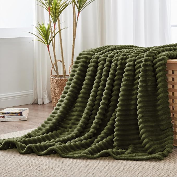 BEDELITE Fleece Throw Blanket for Couch - Image 7