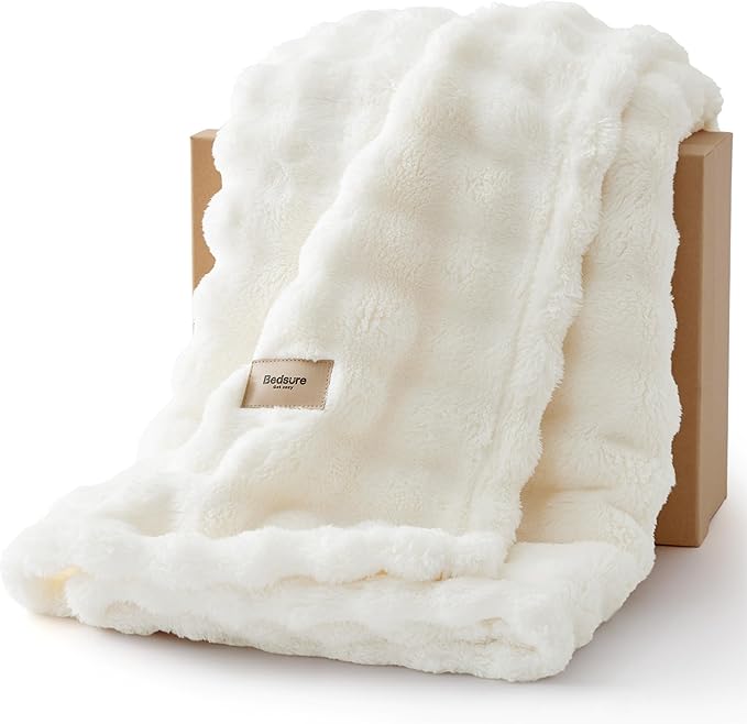 Bedsure 3D Fleece Bubble Blanket by BEDSURE