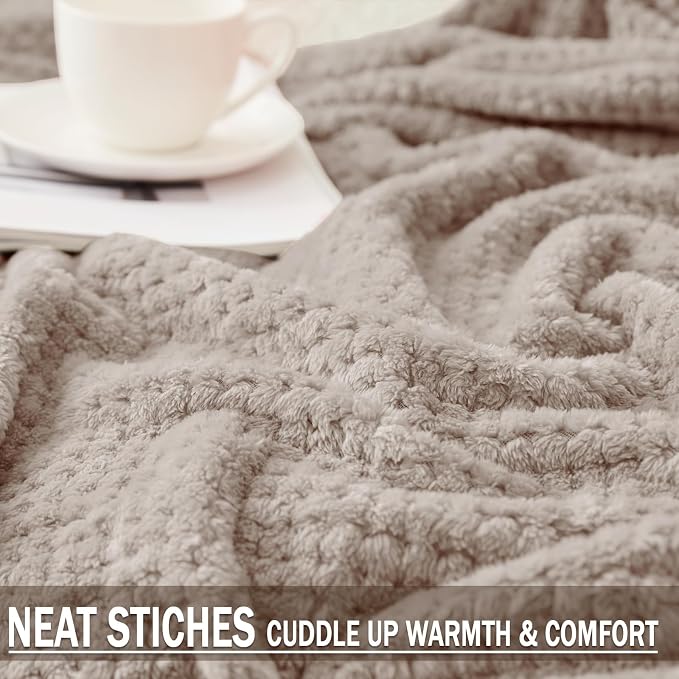 Exclusivo Mezcla Fleece Bed Blanket Twin Size, Super Soft and Warm Blankets - Image 6