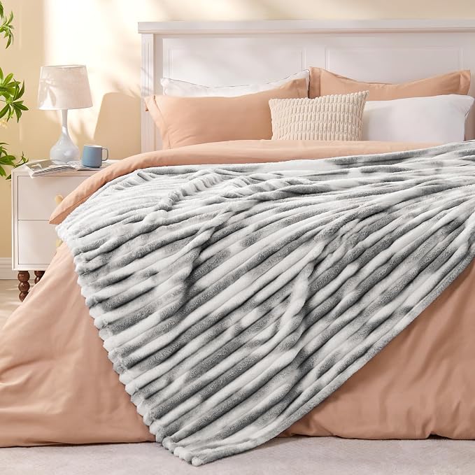 BEDELITE Twin Blanket for Couch & Bed, 300GSM Soft & Warm Fleece Blanket - Image 5