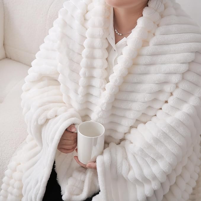 Cream White Fleece Throw Blanket 60”×80” - Image 5