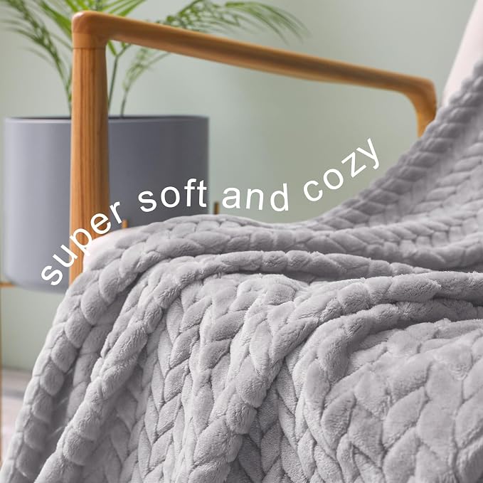 Exclusivo Mezcla Light Grey Fleece Queen Size Blanket - Image 4
