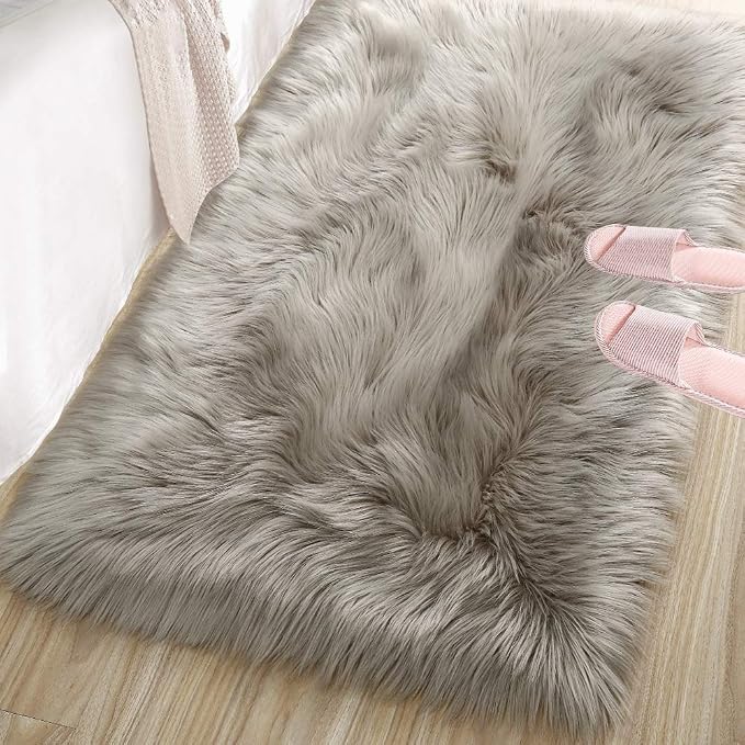 LOCHAS Soft Fluffy Faux Fur Rugs by LOCHAS