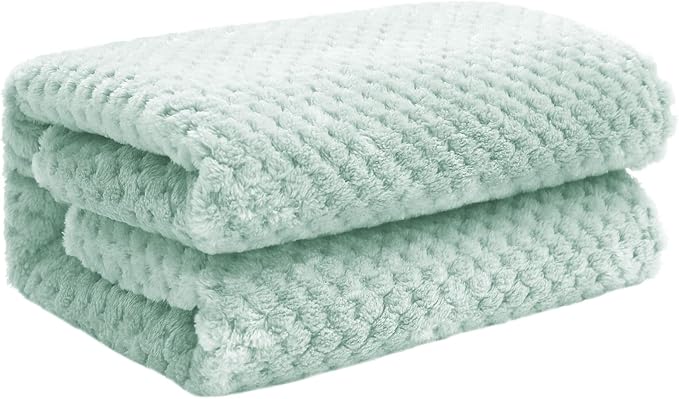 Exclusivo Mezcla Fleece Throw Blanket, Super Soft and Warm Blankets by ExclusivoMezcla