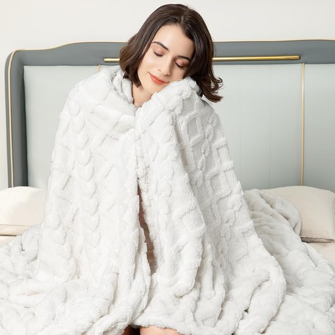 Aganear Flannel Throw Blanket - Image 8