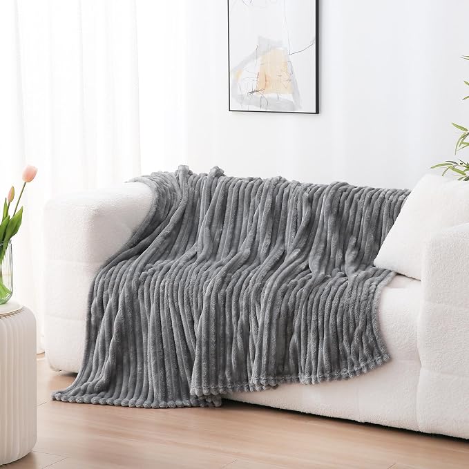 Grey Fleece Throw Blanket 60”×80” - Image 4
