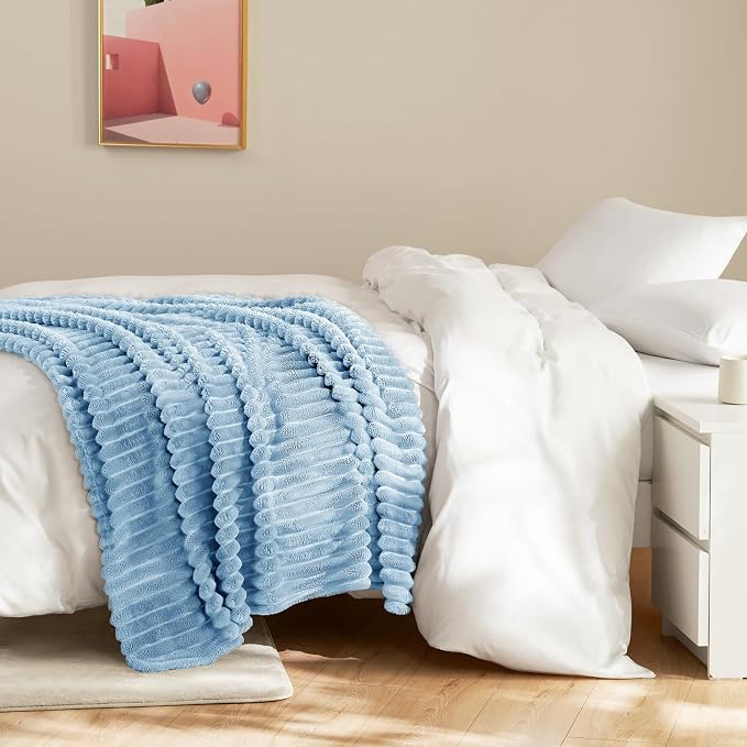 HIMEET Light Blue Ribbed Twin Blanket - Image 7