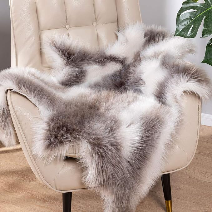 Carvapet Soft Fur Rugs Fake Reindeer Hide Area Rug Fluffy Faux Fur Carpet by Carvapet
