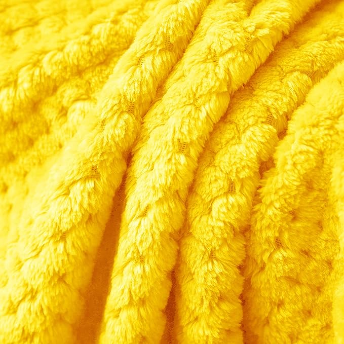 Exclusivo Mezcla Fleece Throw Blanket, Super Soft and Warm Blankets - Image 7