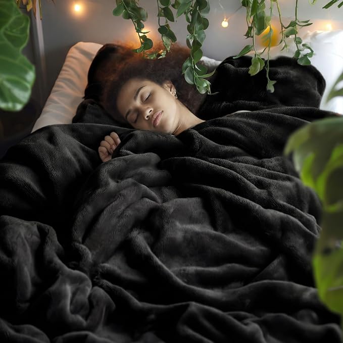 Bedsure GentleSoft Fleece Blankets Queen Size Black - Image 2